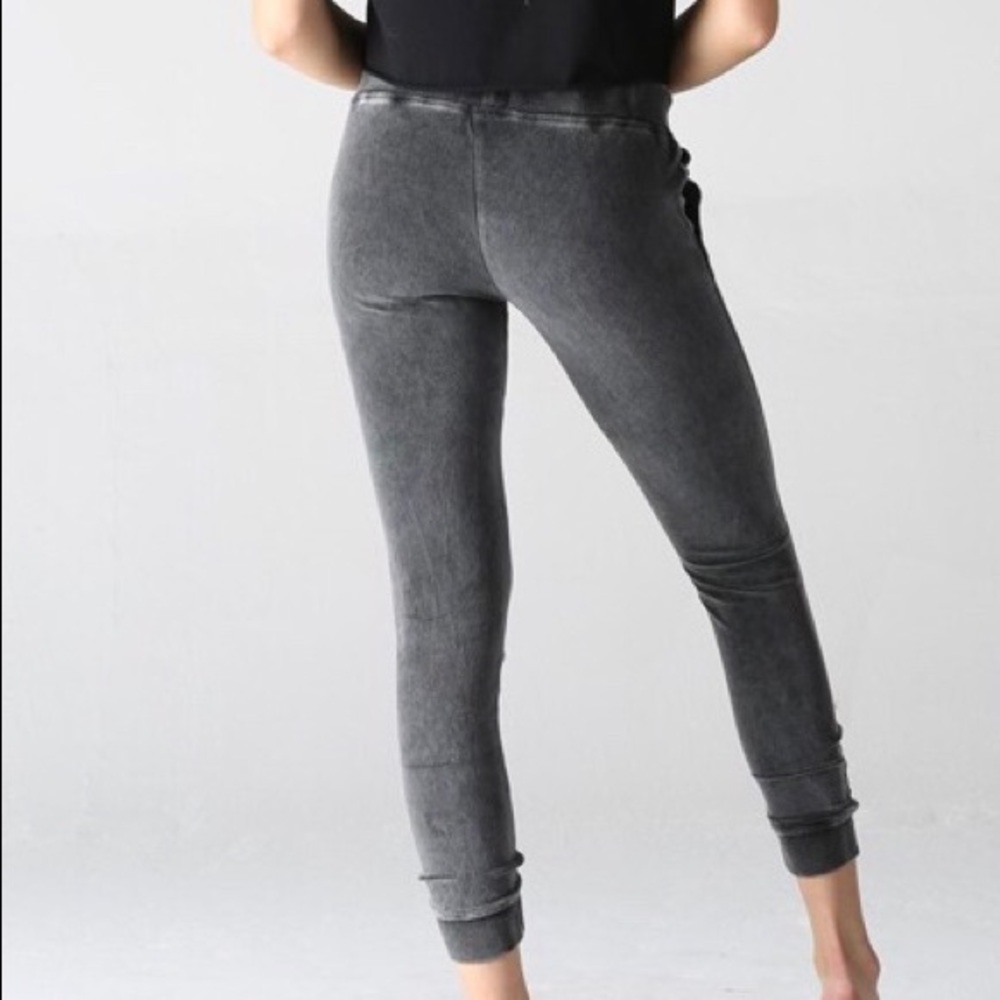 SOLD OUT! MINERAL WASH LOW RISE JOGGERS HIGH QUALITY - Picture 3 of 12
